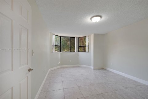 Condo in Plantation, Florida, 3 bedrooms  № 1947937 - photo 27