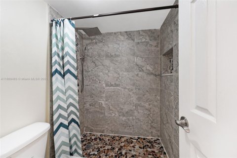 Condo in Plantation, Florida, 3 bedrooms  № 1947937 - photo 29