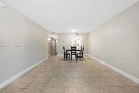 Condo in Plantation, Florida, 3 bedrooms  № 1947937 - photo 14