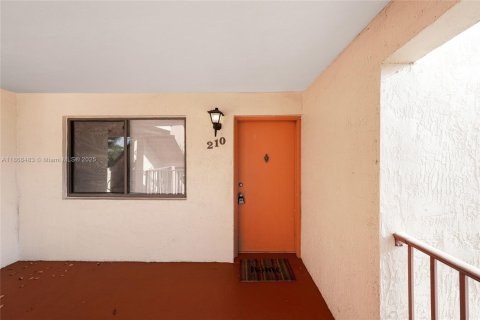 Condo in Plantation, Florida, 3 bedrooms  № 1947937 - photo 3