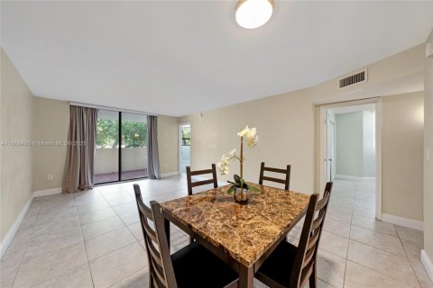 Condo in Plantation, Florida, 3 bedrooms  № 1947937 - photo 13