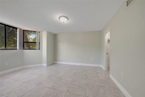 Condo in Plantation, Florida, 3 bedrooms  № 1947937 - photo 26