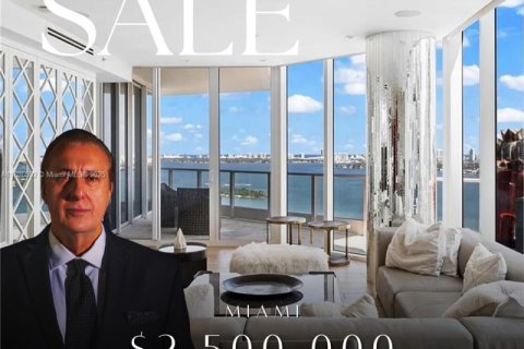 Condominio en Miami, Florida, 3 dormitorios  № 1933472