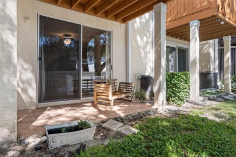 Townhouse in Tampa, Florida 3 bedrooms, 171.31 sq.m. № 2428825 - photo 30