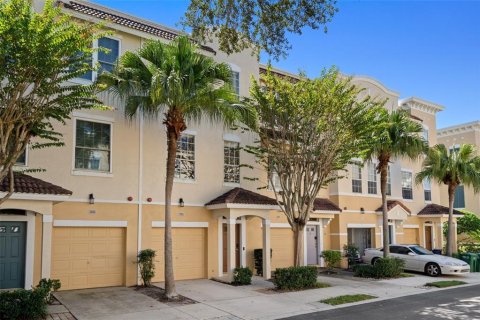 Townhouse in Tampa, Florida 3 bedrooms, 171.31 sq.m. № 2428825 - photo 4