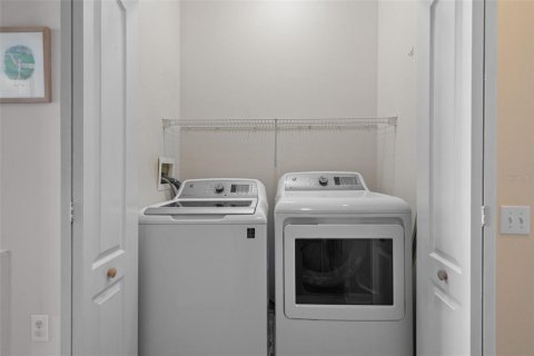 Townhouse in Tampa, Florida 3 bedrooms, 171.31 sq.m. № 2428825 - photo 29