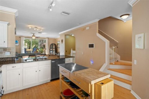 Townhouse in Tampa, Florida 3 bedrooms, 171.31 sq.m. № 2428825 - photo 17