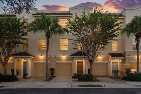 Townhouse in Tampa, Florida 3 bedrooms, 171.31 sq.m. № 2428825