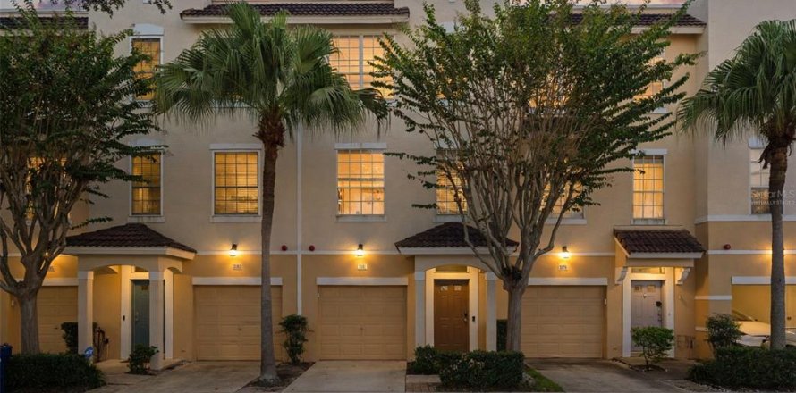 Townhouse in Tampa, Florida 3 bedrooms, 171.31 sq.m. № 2428825