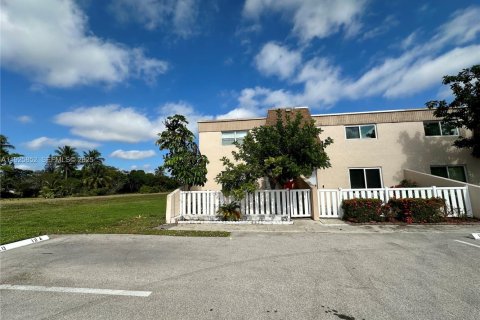 Adosado en venta en Margate, Florida, 4 dormitorios, 140.47 m2 № 1984309 - foto 2
