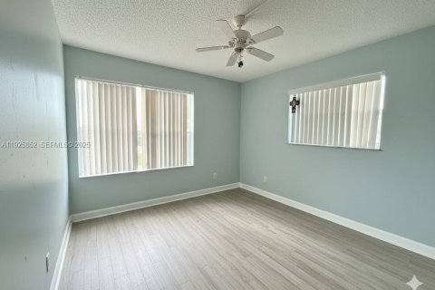 Adosado en venta en Margate, Florida, 4 dormitorios, 140.47 m2 № 1984309 - foto 26