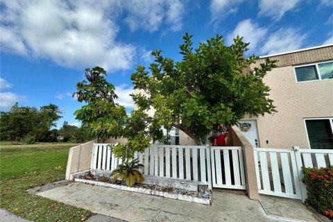 Adosado en venta en Margate, Florida, 4 dormitorios, 140.47 m2 № 1984309 - foto 3