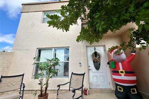 Adosado en venta en Margate, Florida, 4 dormitorios, 140.47 m2 № 1984309 - foto 5