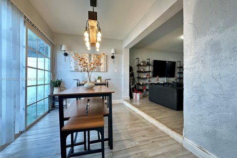 Adosado en venta en Margate, Florida, 4 dormitorios, 140.47 m2 № 1984309 - foto 12