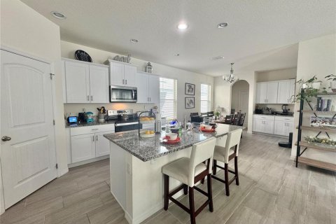 House in Winter Garden, Florida 4 bedrooms, 229.84 sq.m. № 2118947 - photo 3