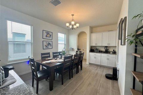 House in Winter Garden, Florida 4 bedrooms, 229.84 sq.m. № 2118947 - photo 4