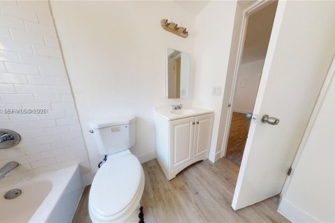 Apartamento en alquiler en Miami Beach, Florida, 1 dormitorio, 41.81 m2 № 2032667 - foto 5