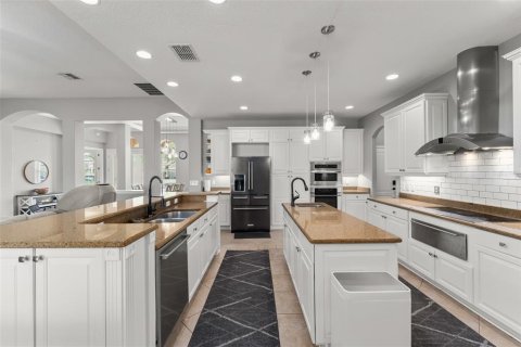 Casa en venta en Orlando, Florida, 5 dormitorios, 375.42 m2 № 1916554 - foto 17