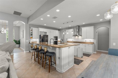 Casa en venta en Orlando, Florida, 5 dormitorios, 375.42 m2 № 1916554 - foto 15