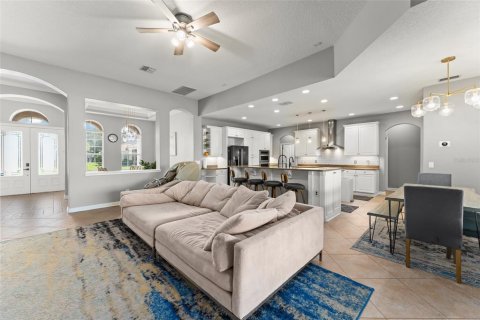 Casa en venta en Orlando, Florida, 5 dormitorios, 375.42 m2 № 1916554 - foto 12