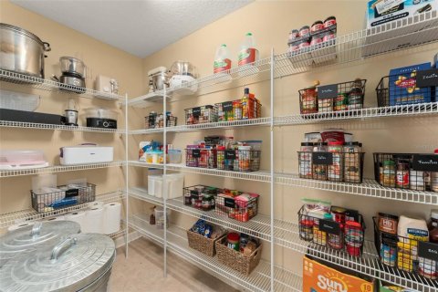 Casa en venta en Orlando, Florida, 5 dormitorios, 375.42 m2 № 1916554 - foto 24