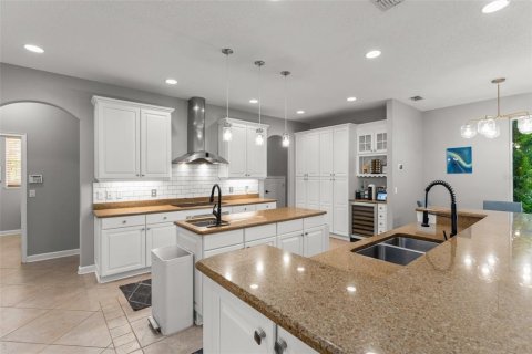Casa en venta en Orlando, Florida, 5 dormitorios, 375.42 m2 № 1916554 - foto 21