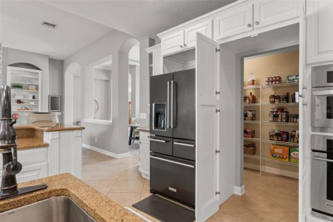 Casa en venta en Orlando, Florida, 5 dormitorios, 375.42 m2 № 1916554 - foto 23