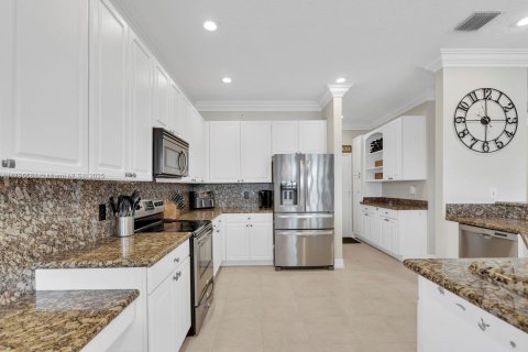 House in Boca Raton, Florida 5 bedrooms, 268.49 sq.m. № 1695597 - photo 15
