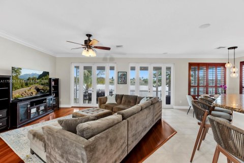 House in Boca Raton, Florida 5 bedrooms, 268.49 sq.m. № 1695597 - photo 10