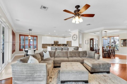 House in Boca Raton, Florida 5 bedrooms, 268.49 sq.m. № 1695597 - photo 4