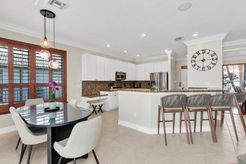 House in Boca Raton, Florida 5 bedrooms, 268.49 sq.m. № 1695597 - photo 13