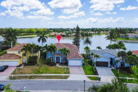 House in Boca Raton, Florida 5 bedrooms, 268.49 sq.m. № 1695597 - photo 3