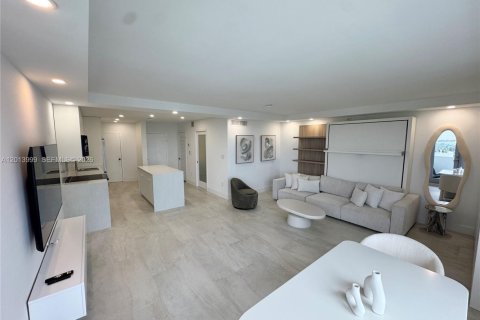 Studio in the Condo in Miami Beach, Florida  № 2076172