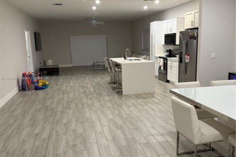 House in West Park, Florida 3 bedrooms, 210.89 sq.m. № 1834259 - photo 6