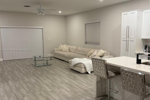 House in West Park, Florida 3 bedrooms, 210.89 sq.m. № 1834259 - photo 9