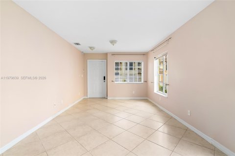 Townhouse in Hallandale Beach, Florida 3 bedrooms, 171.68 sq.m. № 2046108 - photo 4