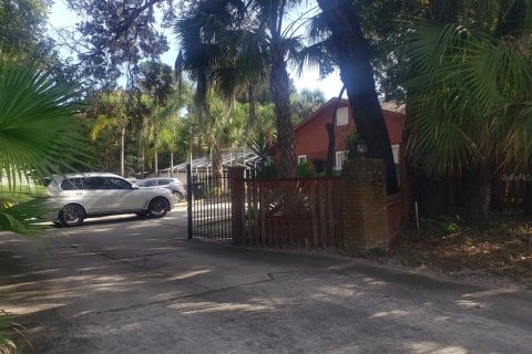 House in Apopka, Florida 3 bedrooms, 316.05 sq.m. № 2108068 - photo 2