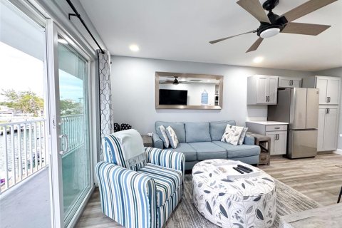 Condo in Venice, Florida, 1 bedroom № 2222916 - photo 13