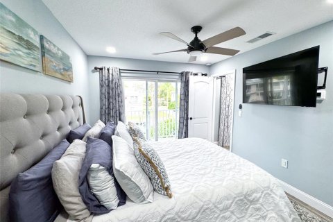 Condo in Venice, Florida, 1 bedroom № 2222916 - photo 9
