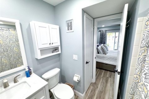Condo in Venice, Florida, 1 bedroom № 2222916 - photo 11