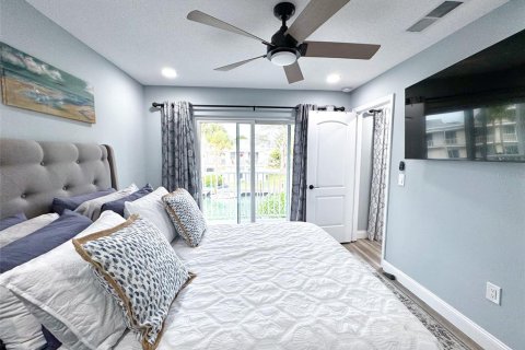 Condo in Venice, Florida, 1 bedroom № 2222916 - photo 12