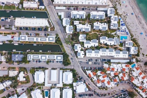 Condo in Venice, Florida, 1 bedroom № 2222916 - photo 25