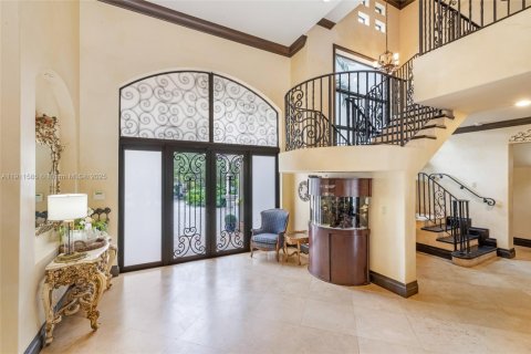 Casa en venta en Miami, Florida, 6 dormitorios, 474.92 m2 № 1969366 - foto 20