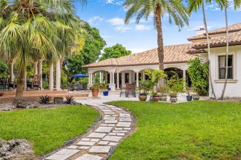 Casa en venta en Miami, Florida, 6 dormitorios, 474.92 m2 № 1969366 - foto 17