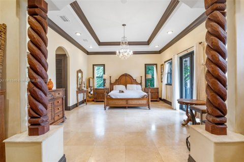 Casa en venta en Miami, Florida, 6 dormitorios, 474.92 m2 № 1969366 - foto 29