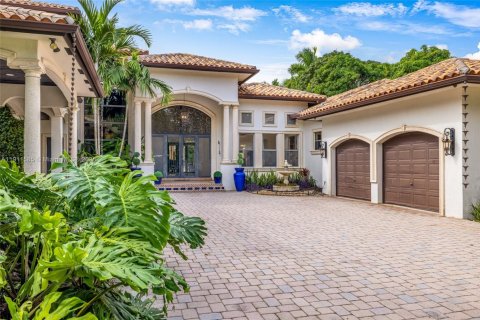 Casa en venta en Miami, Florida, 6 dormitorios, 474.92 m2 № 1969366 - foto 5
