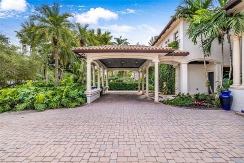 Casa en venta en Miami, Florida, 6 dormitorios, 474.92 m2 № 1969366 - foto 6