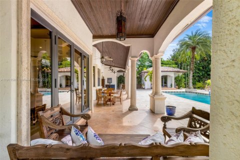 Casa en venta en Miami, Florida, 6 dormitorios, 474.92 m2 № 1969366 - foto 24