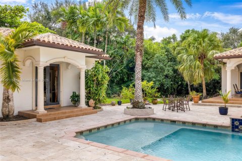 Casa en venta en Miami, Florida, 6 dormitorios, 474.92 m2 № 1969366 - foto 12