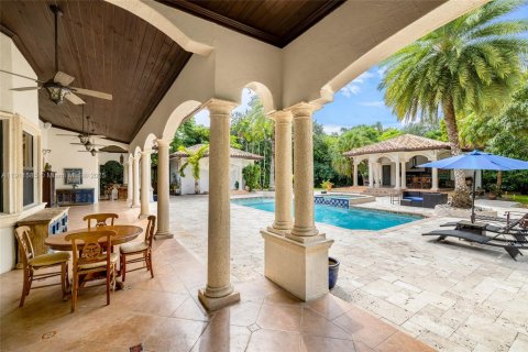 Casa en venta en Miami, Florida, 6 dormitorios, 474.92 m2 № 1969366 - foto 10